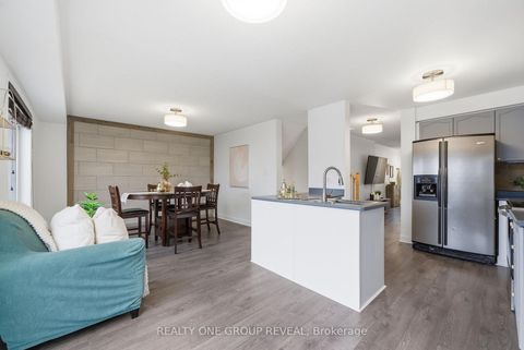 Photo 16 at 910 Taggart Crescent, Pinecrest, Oshawa