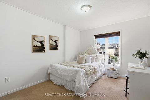Photo 25 at 910 Taggart Crescent, Pinecrest, Oshawa