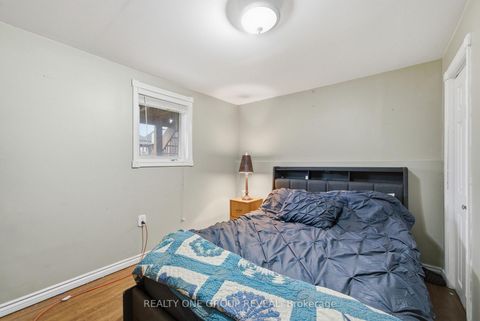 Photo 27 at 910 Taggart Crescent, Pinecrest, Oshawa