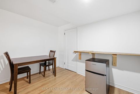 Photo 36 at 910 Taggart Crescent, Pinecrest, Oshawa