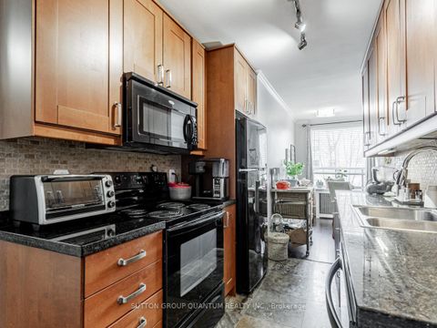 Photo 10 at Suite 218 - 2550 Bathurst Street, Forest Hill North, Toronto