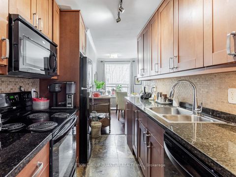 Photo 11 at Suite 218 - 2550 Bathurst Street, Forest Hill North, Toronto