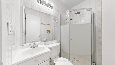 Photo 4 at 41 Chipwood Crescent, Pleasant View, Toronto