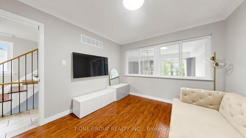 Photo 6 at 41 Chipwood Crescent, Pleasant View, Toronto