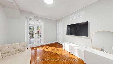 Photo 8 at 41 Chipwood Crescent, Pleasant View, Toronto