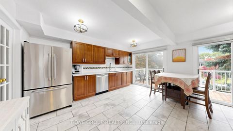 Photo 9 at 41 Chipwood Crescent, Pleasant View, Toronto