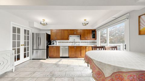 Photo 10 at 41 Chipwood Crescent, Pleasant View, Toronto
