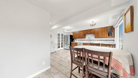 Photo 14 at 41 Chipwood Crescent, Pleasant View, Toronto