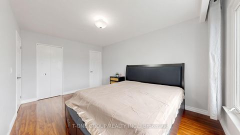 Photo 24 at 41 Chipwood Crescent, Pleasant View, Toronto