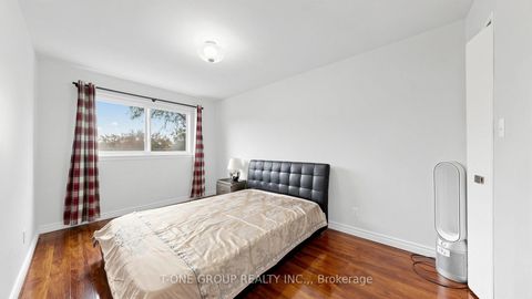 Photo 30 at 41 Chipwood Crescent, Pleasant View, Toronto