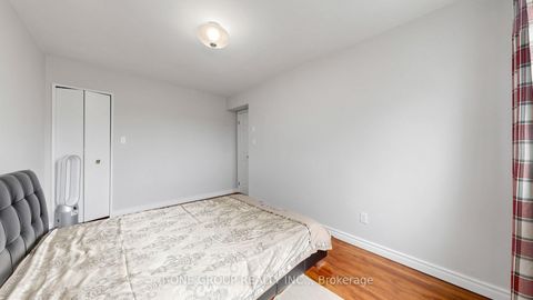 Photo 32 at 41 Chipwood Crescent, Pleasant View, Toronto