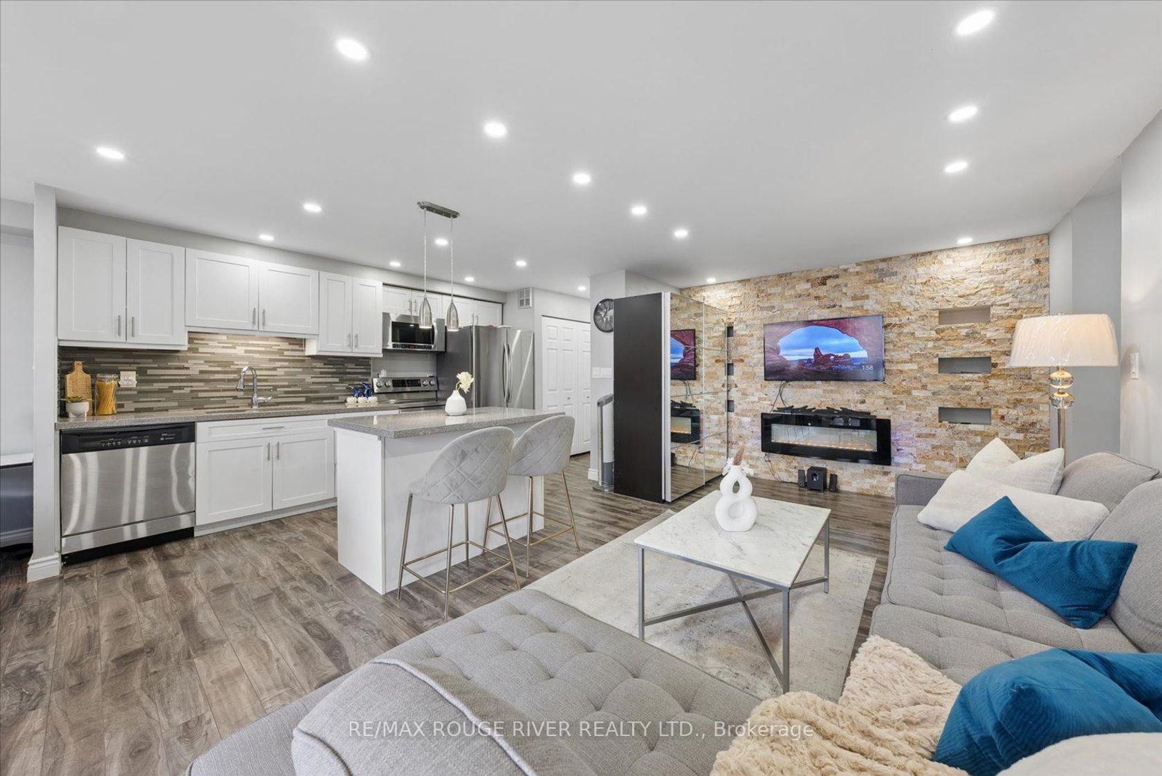 907 - 90 Ling Road, West Hill, Toronto 