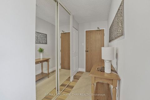 Photo 6 at 610 - 65 Ellen Street, Lakeshore, Barrie