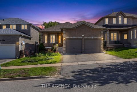 Photo 0 at 21 Silver Trail, Ardagh, Barrie