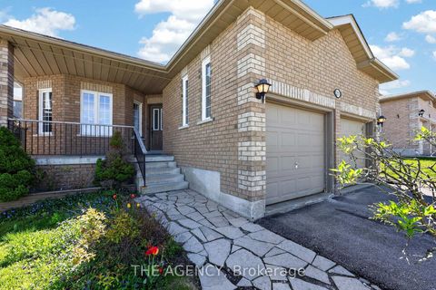 Photo 4 at 21 Silver Trail, Ardagh, Barrie
