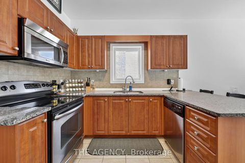 Photo 10 at 21 Silver Trail, Ardagh, Barrie