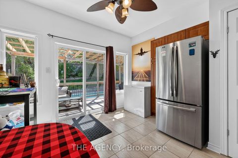 Photo 13 at 21 Silver Trail, Ardagh, Barrie