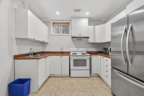 Photo 31 at 21 Silver Trail, Ardagh, Barrie