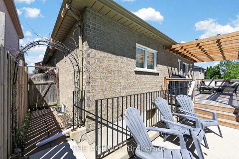 Photo 47 at 21 Silver Trail, Ardagh, Barrie
