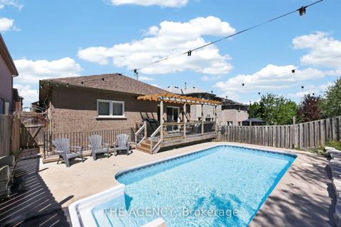 Photo 49 at 21 Silver Trail, Ardagh, Barrie