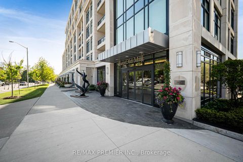 Photo 2 at 810 - 2 Old Mill Drive, Swansea, Toronto