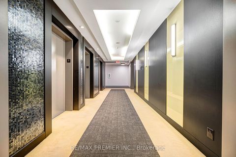 Photo 3 at 810 - 2 Old Mill Drive, Swansea, Toronto