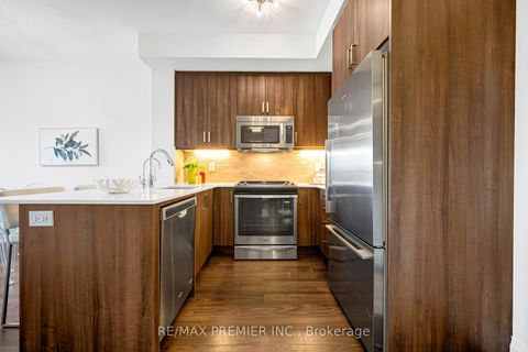 Photo 7 at 810 - 2 Old Mill Drive, Swansea, Toronto