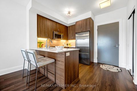 Photo 8 at 810 - 2 Old Mill Drive, Swansea, Toronto