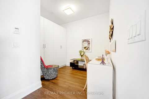 Photo 10 at 810 - 2 Old Mill Drive, Swansea, Toronto
