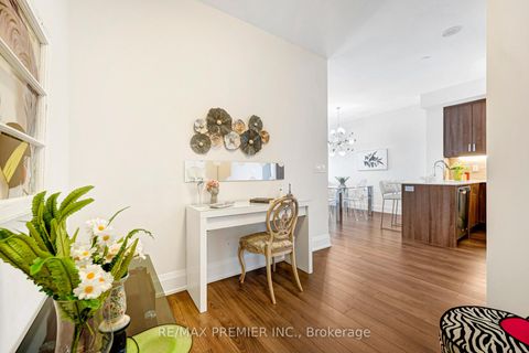 Photo 11 at 810 - 2 Old Mill Drive, Swansea, Toronto