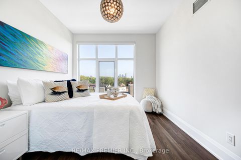 Photo 26 at 810 - 2 Old Mill Drive, Swansea, Toronto