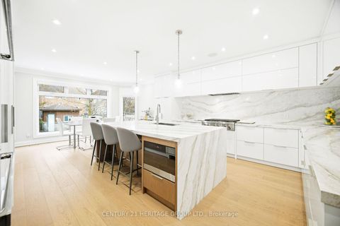 Photo 1 at 59 Estate Garden Drive, Oak Ridges, Richmond Hill