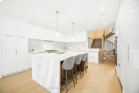 Photo 5 at 59 Estate Garden Drive, Oak Ridges, Richmond Hill