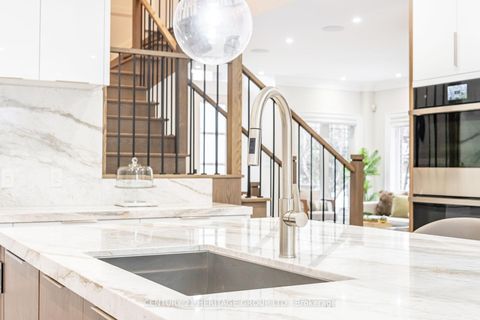Photo 6 at 59 Estate Garden Drive, Oak Ridges, Richmond Hill