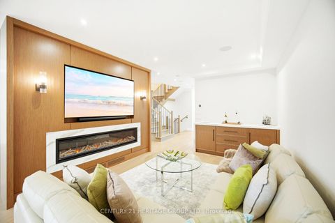 Photo 9 at 59 Estate Garden Drive, Oak Ridges, Richmond Hill
