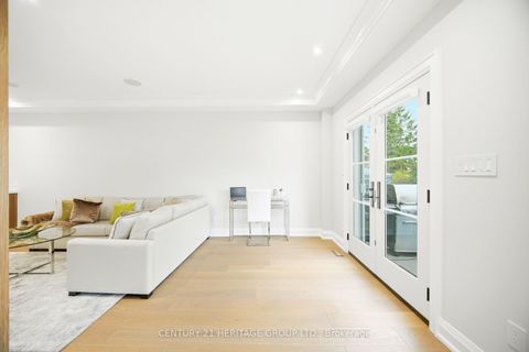 Photo 12 at 59 Estate Garden Drive, Oak Ridges, Richmond Hill