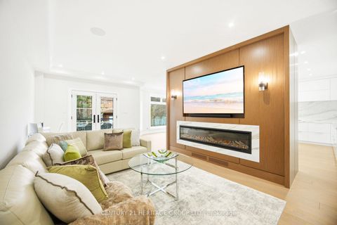 Photo 13 at 59 Estate Garden Drive, Oak Ridges, Richmond Hill
