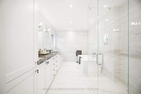 Photo 25 at 59 Estate Garden Drive, Oak Ridges, Richmond Hill