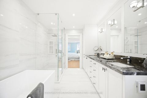 Photo 26 at 59 Estate Garden Drive, Oak Ridges, Richmond Hill