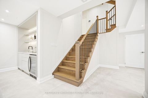 Photo 31 at 59 Estate Garden Drive, Oak Ridges, Richmond Hill