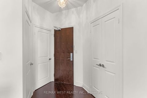 Photo 3 at 511 - 25 Earlington Avenue, Kingsway South, Toronto