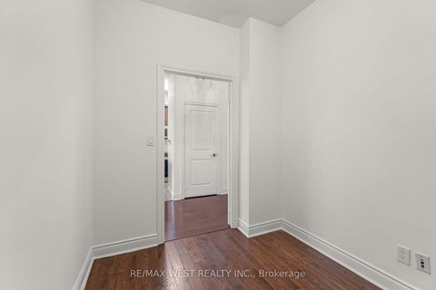Photo 5 at 511 - 25 Earlington Avenue, Kingsway South, Toronto
