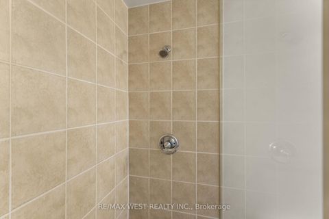 Photo 21 at 511 - 25 Earlington Avenue, Kingsway South, Toronto