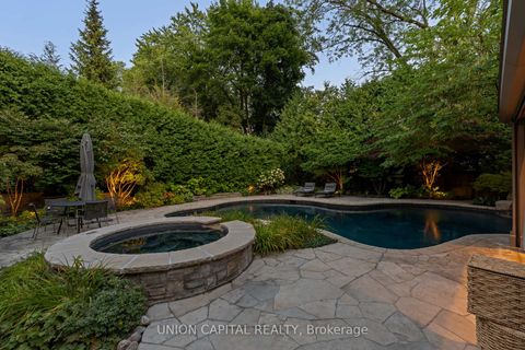 Photo 6 at 45 Gordon Road, Windfields, Toronto