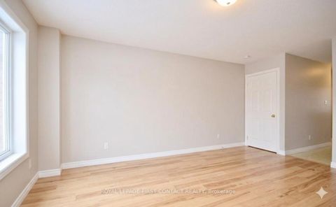 Photo 2 at 88 Michael Crescent, East Bayfield, Barrie