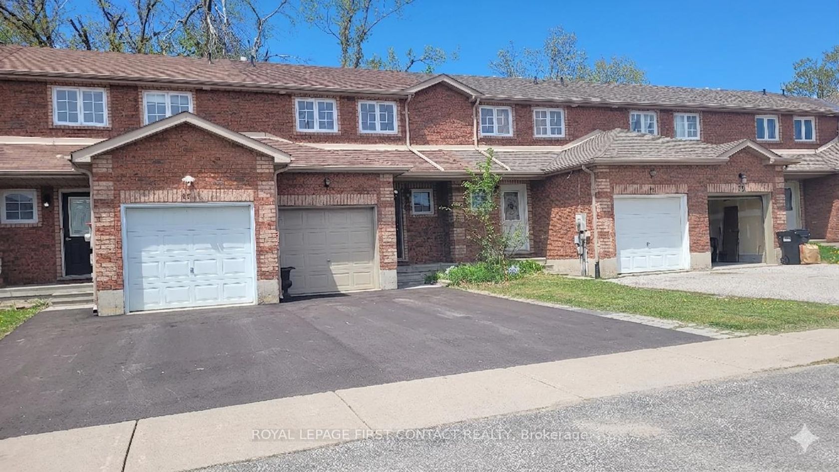 88 Michael Crescent, East Bayfield, Barrie photo number 2