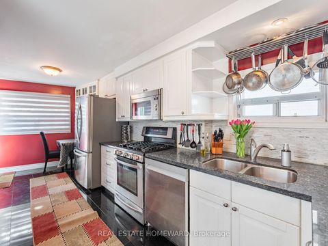 Photo 6 at 4 Silver Birch Avenue, The Beaches, Toronto