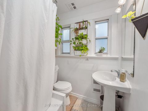 Photo 14 at 4 Silver Birch Avenue, The Beaches, Toronto