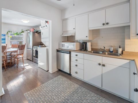 Photo 15 at 4 Silver Birch Avenue, The Beaches, Toronto