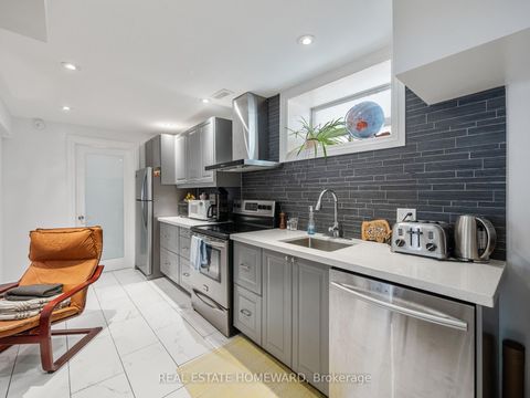 Photo 21 at 4 Silver Birch Avenue, The Beaches, Toronto